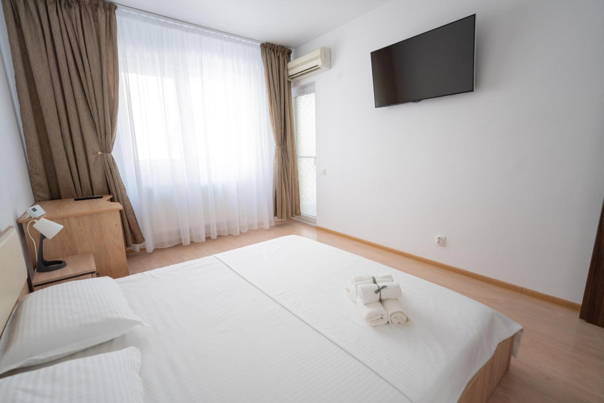 Hotel Studio Titan Bukarest Exteriör bild