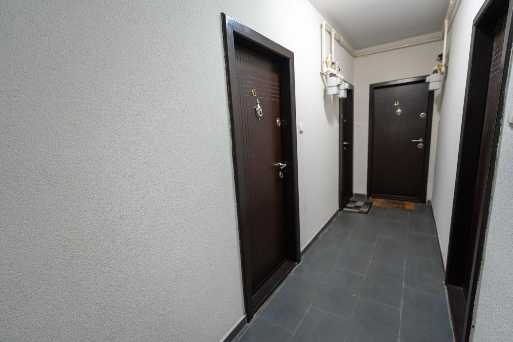 Hotel Studio Titan Bukarest Exteriör bild